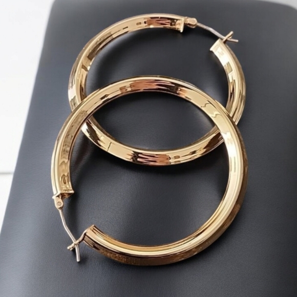 GUESS Large Gold Hoops Hoop Earrings 2" Hip Hop Y2K Vibe Polished - Picture 8 of 11
